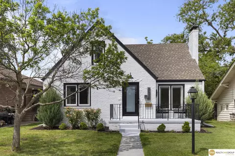 2511 S 14th St, Lincoln, NE 68502