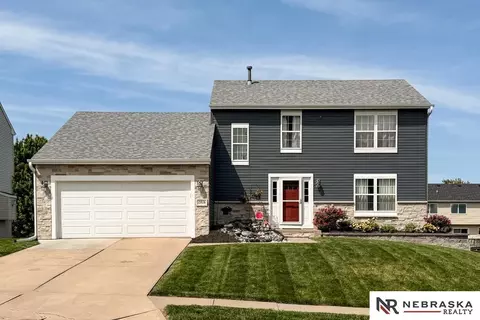 15976 S St, Omaha, NE 68135