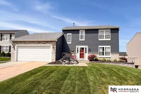 15976 S St, Omaha, NE 68135