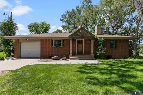 10901 A St, Lincoln, NE 68520