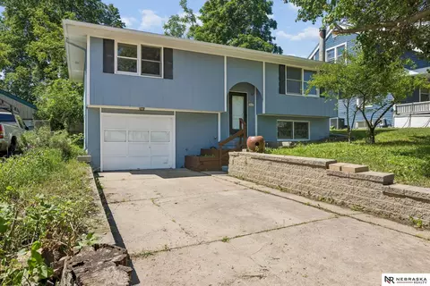 4835 Hillside St, Lincoln, NE 68506