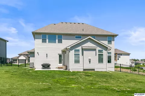 Exterior - 19055 Murifield Cir, Omaha, NE 68136 photo 7 of 8