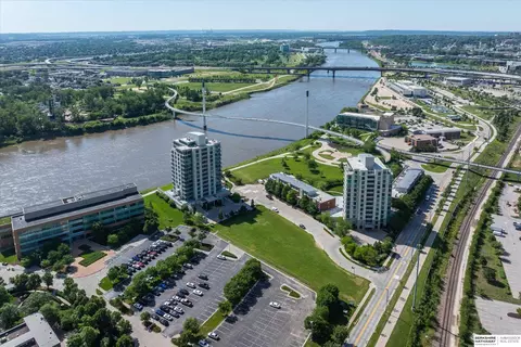444 Riverfront Plz #601, Omaha, NE 68102