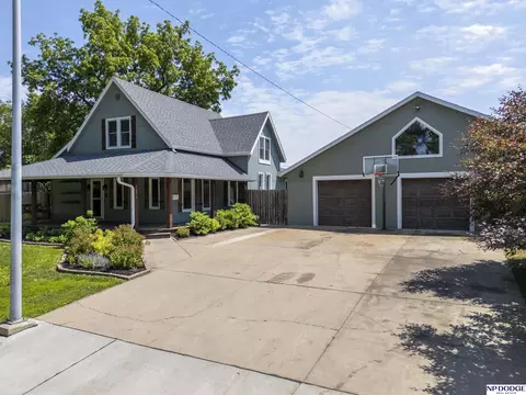 5051 S 40th St, Omaha, NE 68107