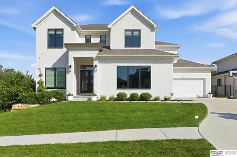 21407 B St, Elkhorn, NE 68022