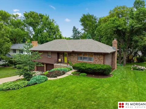 2423 N 100 St, Omaha, NE 68134
