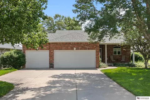 4912 Woodland Hills Dr, Eagle, NE 68347