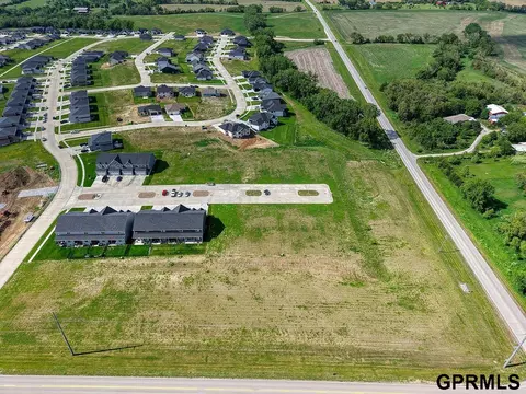 1971 Titan Pl, Hickman, NE 68372