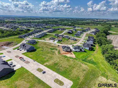 1901 Titan Pl, Hickman, NE 68372