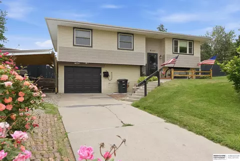 6111 S 136th Cir, Omaha, NE 68137