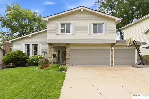15020 Dorcas Cir, Omaha, NE 68144