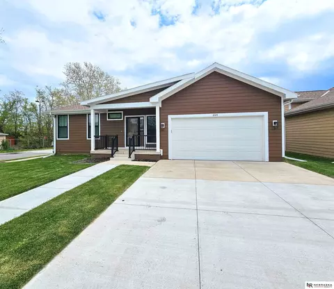 2125 N 25 St, Omaha, NE 68111
