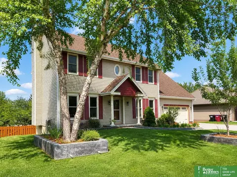 315 Pheasant Run Ln, Papillion, NE 68046