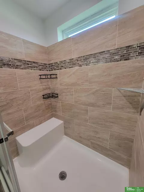 Bath - 128 N 5th St, Mccool Junction, NE 68401 photo 3 of 5
