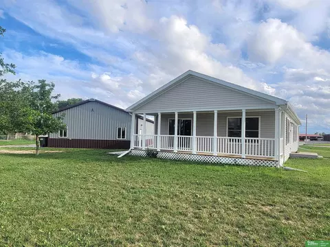 Exterior - 128 N 5th St, Mccool Junction, NE 68401 photo 4 of 5
