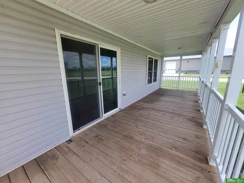 Exterior - 128 N 5th St, Mccool Junction, NE 68401 photo 3 of 4