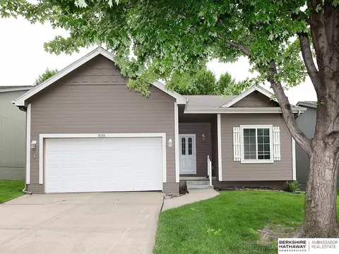 16106 Browne St, Omaha, NE 68116