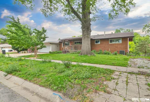 6224 Walker Ave, Lincoln, NE 68507