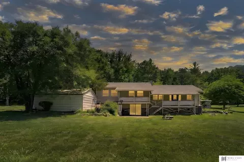 14225 Shongaska Rd, Omaha, NE 68112