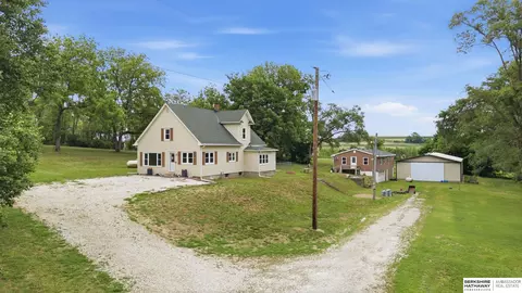 24003 230th St, Underwood, IA 51576