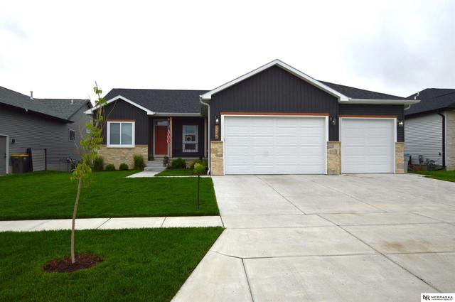 7246 N 49th St, Lincoln, NE 68514
