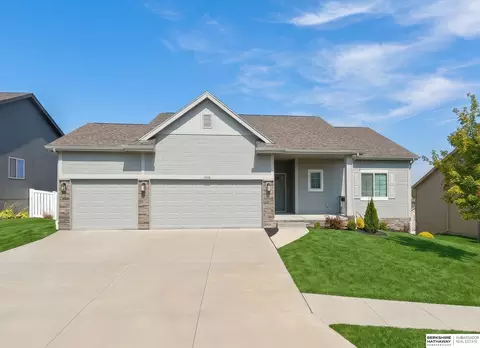 1916 Canyon St, Bellevue, NE 68123