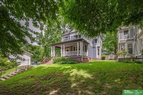 1109 S 33 St, Omaha, NE 68105