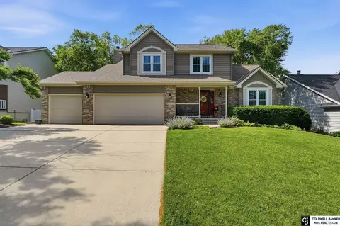 4421 Neumann Ln, Lincoln, NE 68516