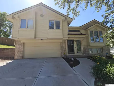 521 Vine St, Louisville, NE 68037