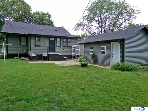 Exterior - 1708 Grant St, Beatrice, NE 68310 photo 11 of 14