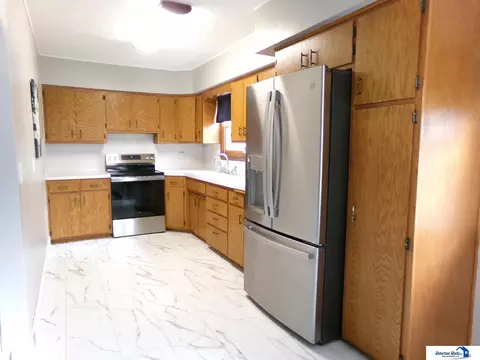 Kitchen - 1708 Grant St, Beatrice, NE 68310 photo 3 of 5