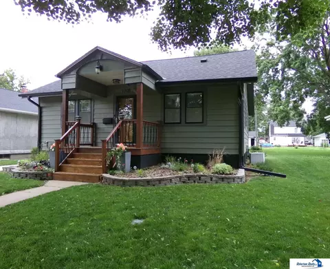 Exterior - 1708 Grant St, Beatrice, NE 68310 photo 3 of 14
