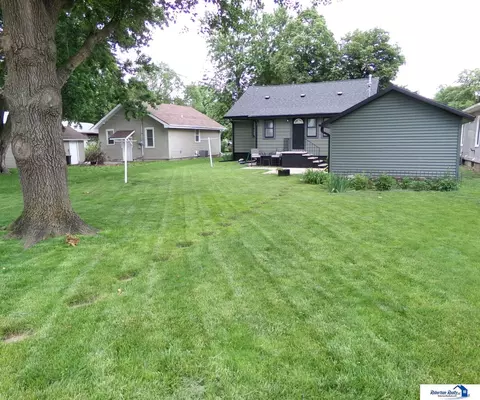 Exterior - 1708 Grant St, Beatrice, NE 68310 photo 9 of 14