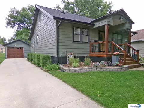 1708 Grant St, Beatrice, NE 68310