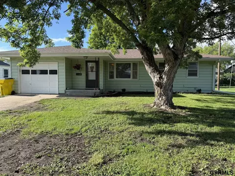 108 E Alden St, Plymouth, NE 68424
