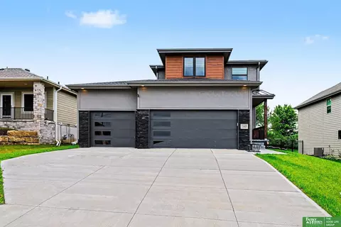 11605 Potter St, Omaha, NE 68142