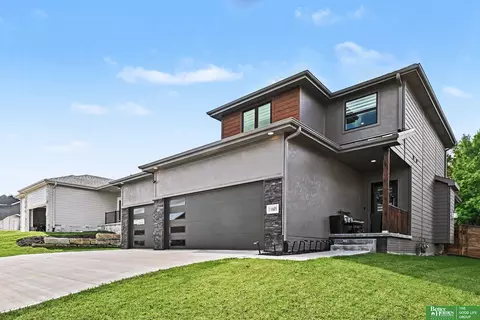 11605 Potter St, Omaha, NE 68142
