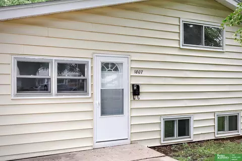 1807 Warren St, Bellevue, NE 68005