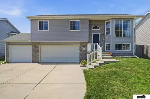 2617 SW 17th St, Lincoln, NE 68522