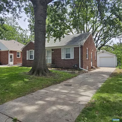4025 Everett St, Lincoln, NE 68506