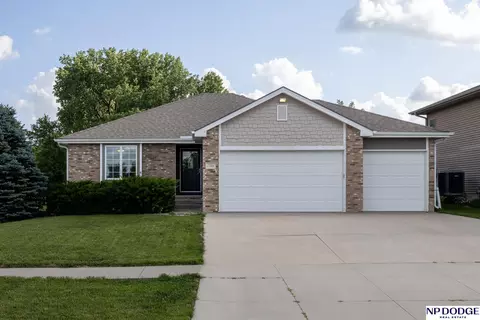 7721 Glynoaks Dr, Lincoln, NE 68516