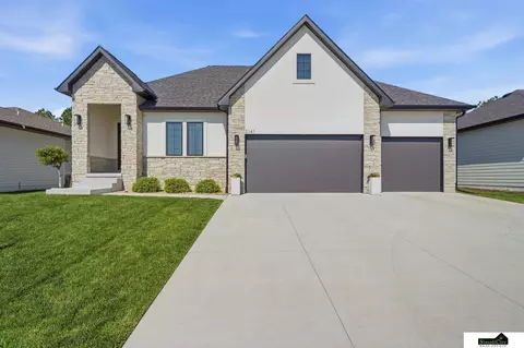 2141 Big Timber Rd, Lincoln, NE 68520