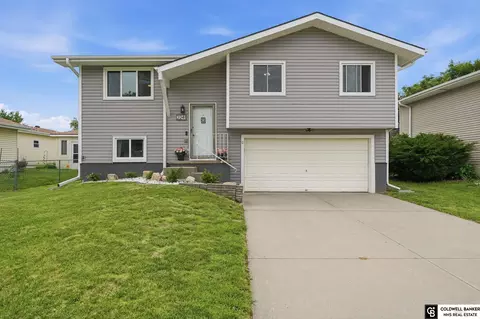2241 W Laguna Rd, Lincoln, NE 68522