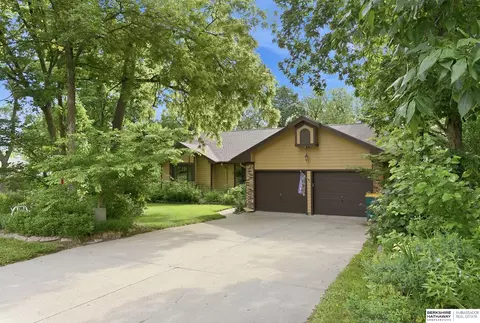 14815 Old Hickory Rd, Plattsmouth, NE 68048