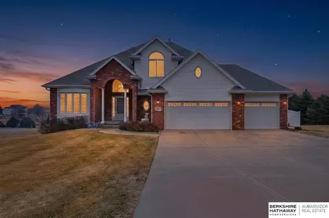 13811 S 41st St, Bellevue, NE 68123