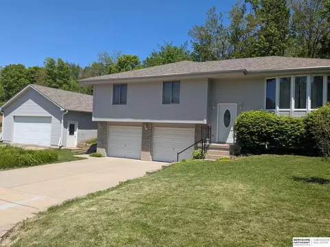 1103 Grandview St, Bellevue, NE 68005