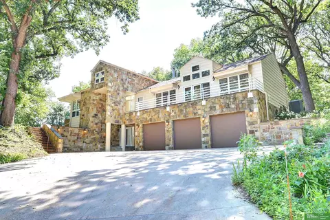 6018 Country Club Oaks Plz, Omaha, NE 68152