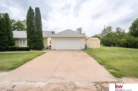 Exterior - 970 E 4th St, Superior, NE 68978 photo 2 of 6