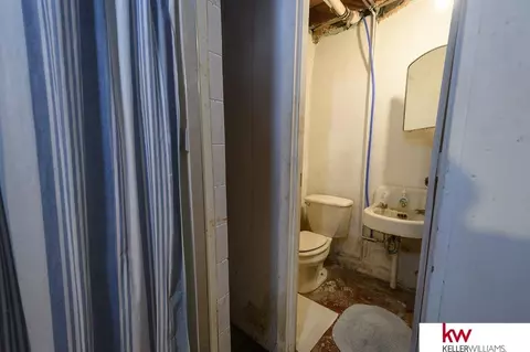 Bath - 970 E 4th St, Superior, NE 68978 photo 2 of 2