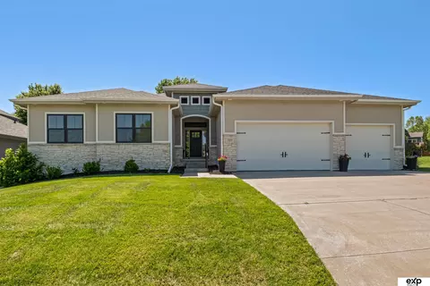 7816 N 160th Cir, Bennington, NE 68007